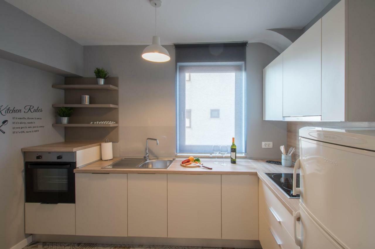 App Lov Apartment Умаг Екстериор снимка