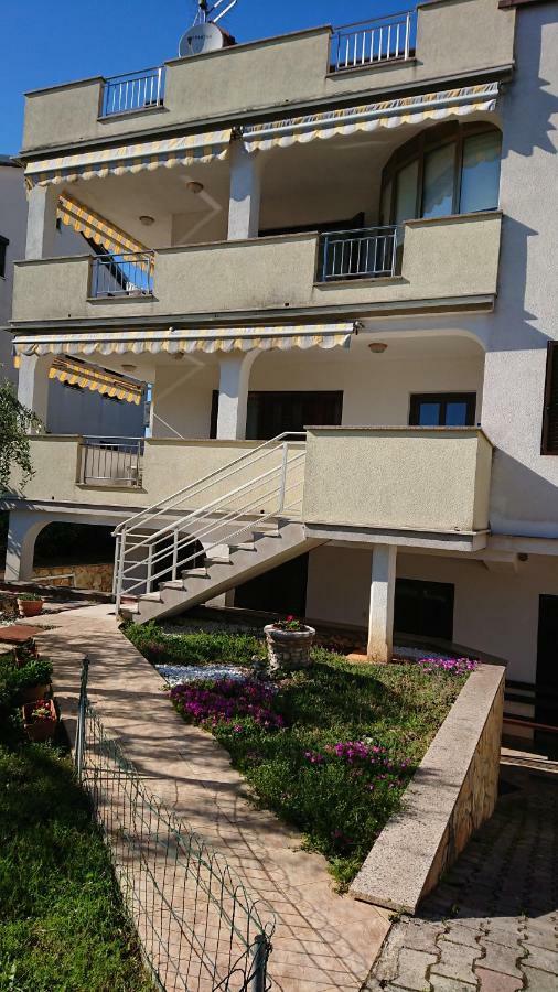 App Lov Apartment Умаг Екстериор снимка